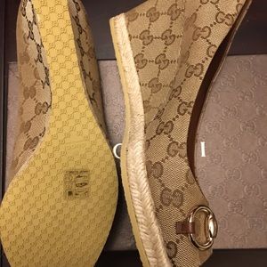100% Authentic Women’s Gucci Wedge Toe Shoes